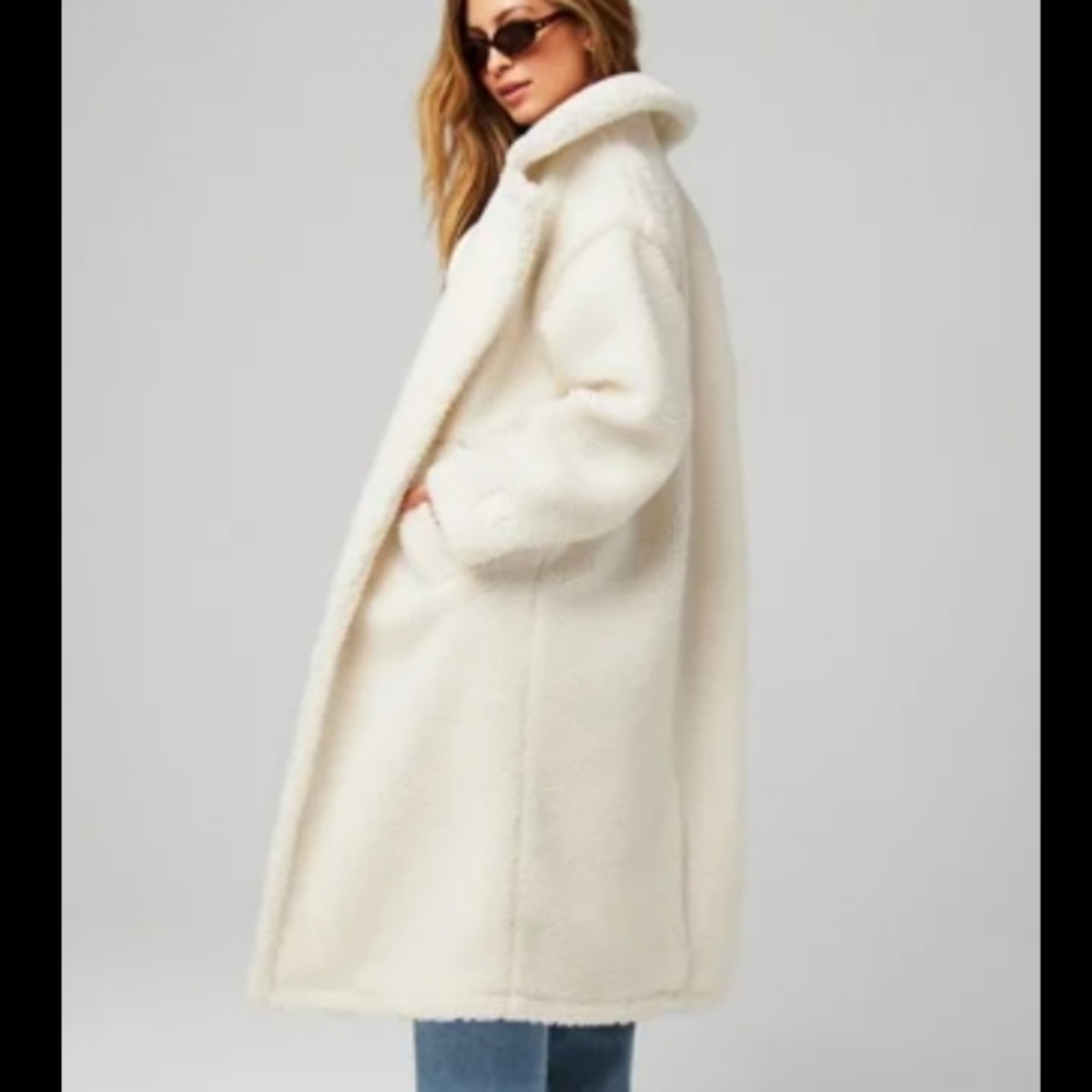 Fabletics Khloe The Fall Edit teddy coat long bone size S